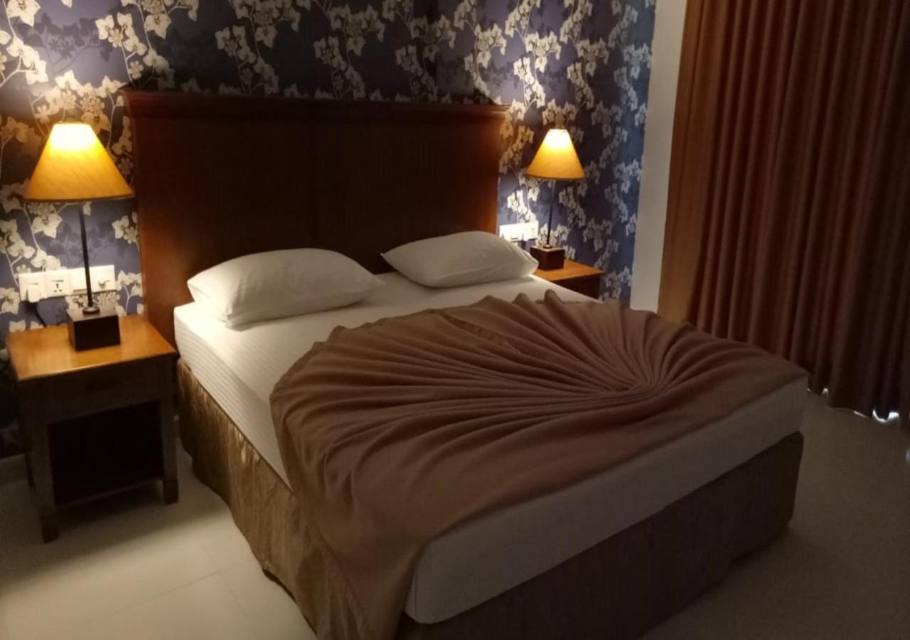 Garden Beach Hotel Калутара Екстер'єр фото
