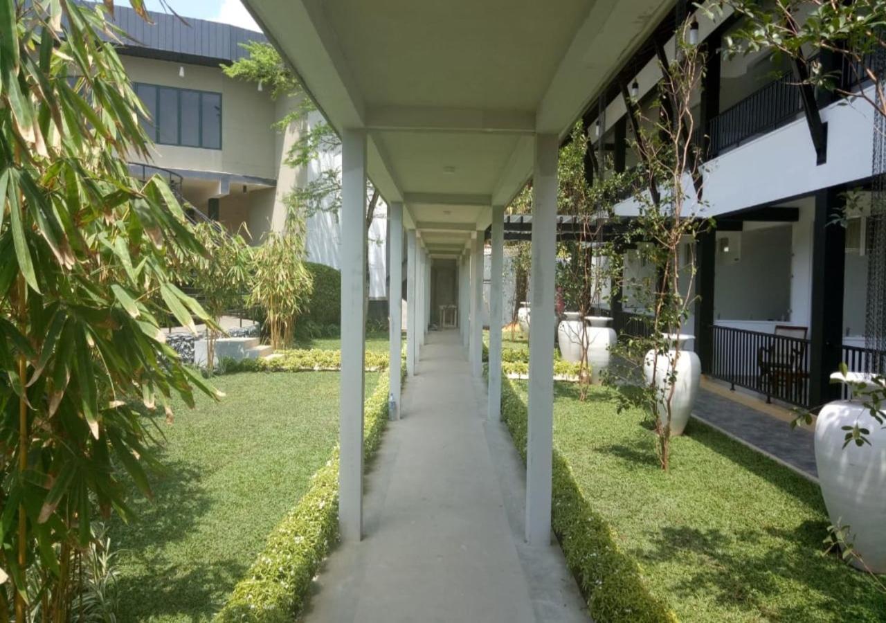 Garden Beach Hotel Калутара Екстер'єр фото
