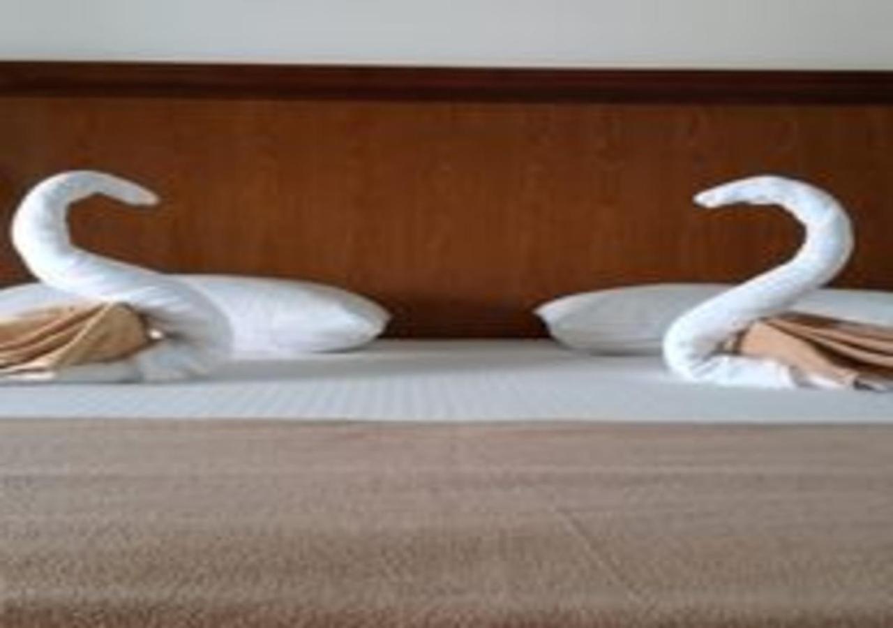 Garden Beach Hotel Калутара Екстер'єр фото