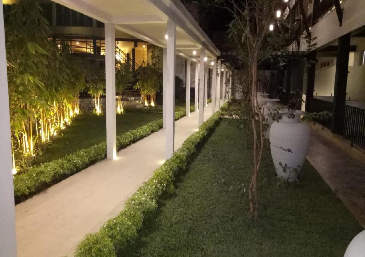 Garden Beach Hotel Калутара Екстер'єр фото