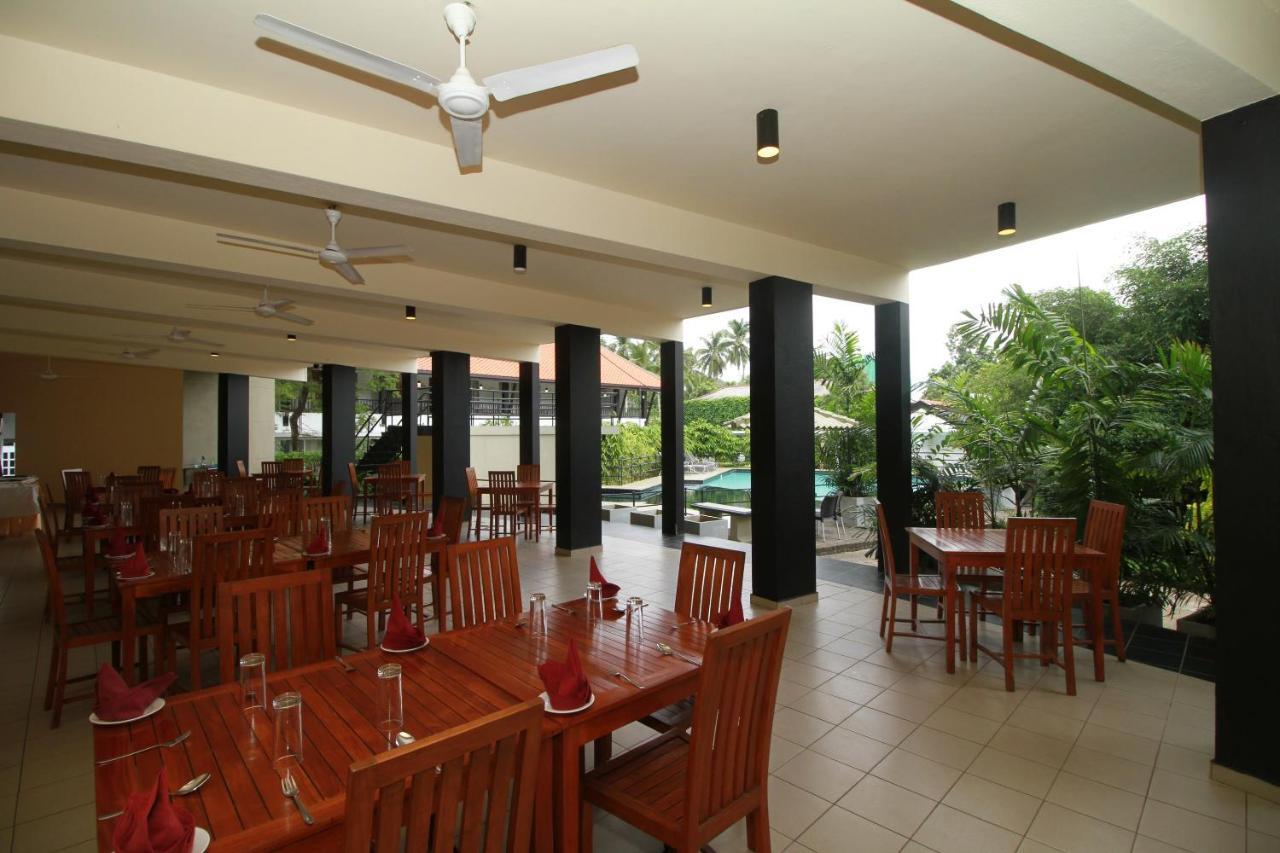 Garden Beach Hotel Калутара Екстер'єр фото